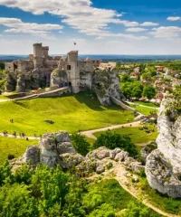 Zamek Ogrodzieniec – bajkowe ruiny na Szlaku Orlich Gniazd